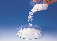 Fine silica gel particles.